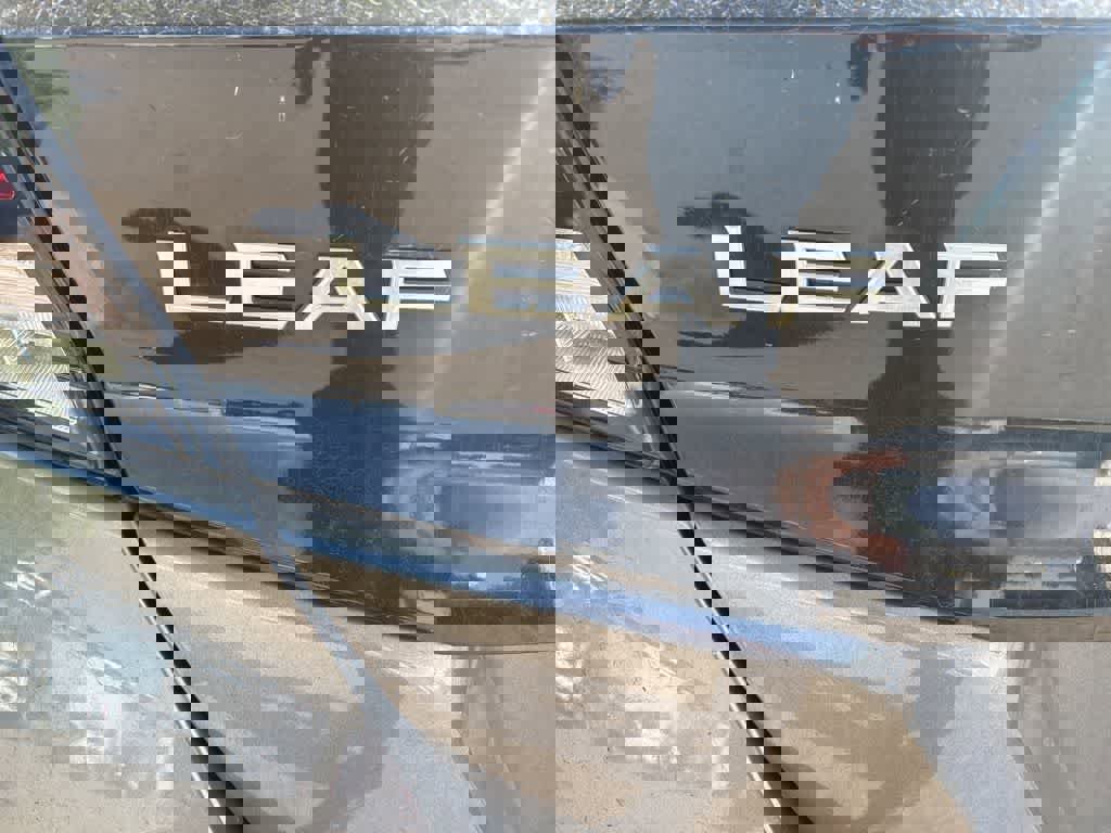 Used 2022 Nissan Leaf S image 5