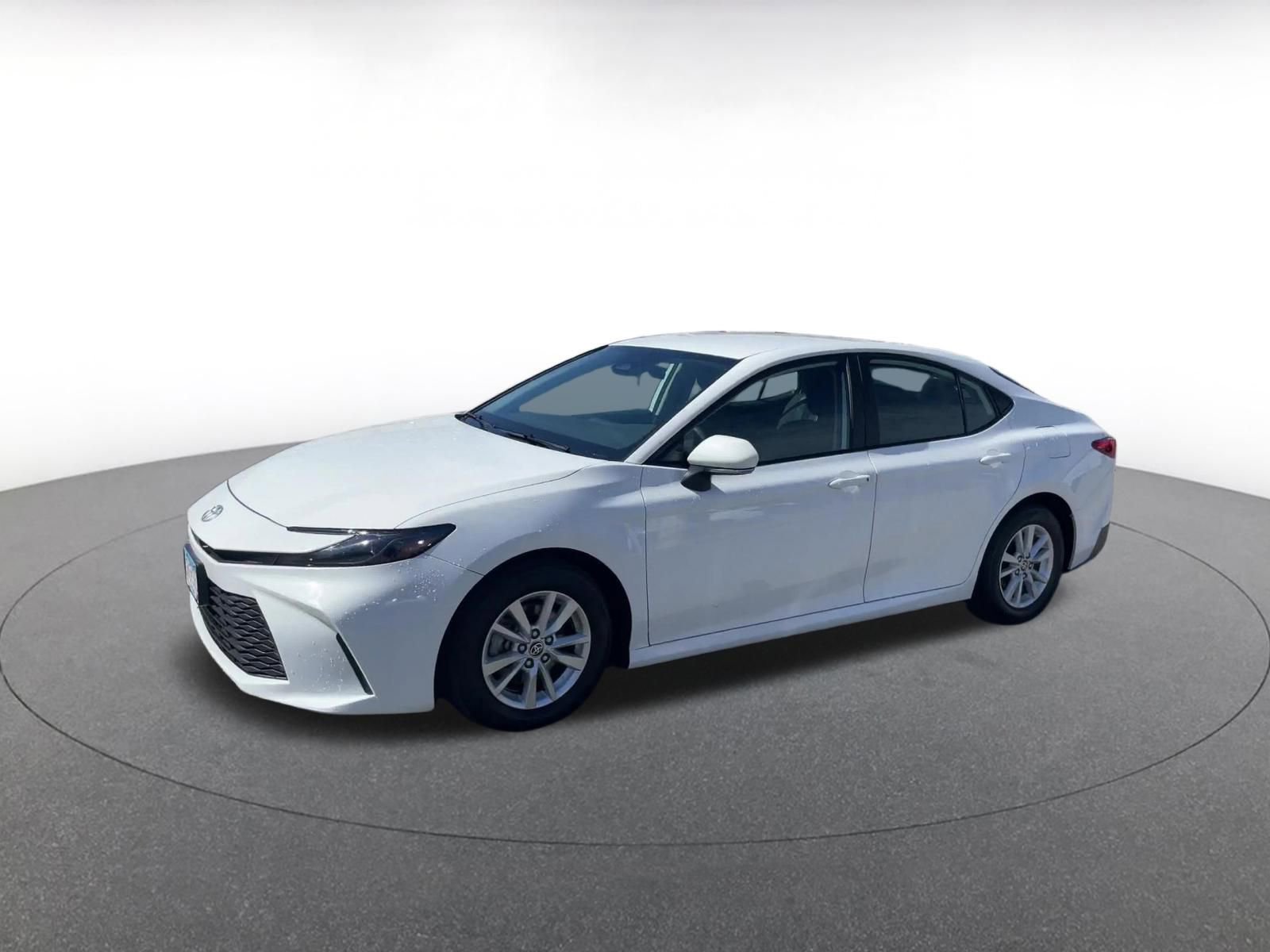 Used 2025 Toyota Camry LE FWD image 4