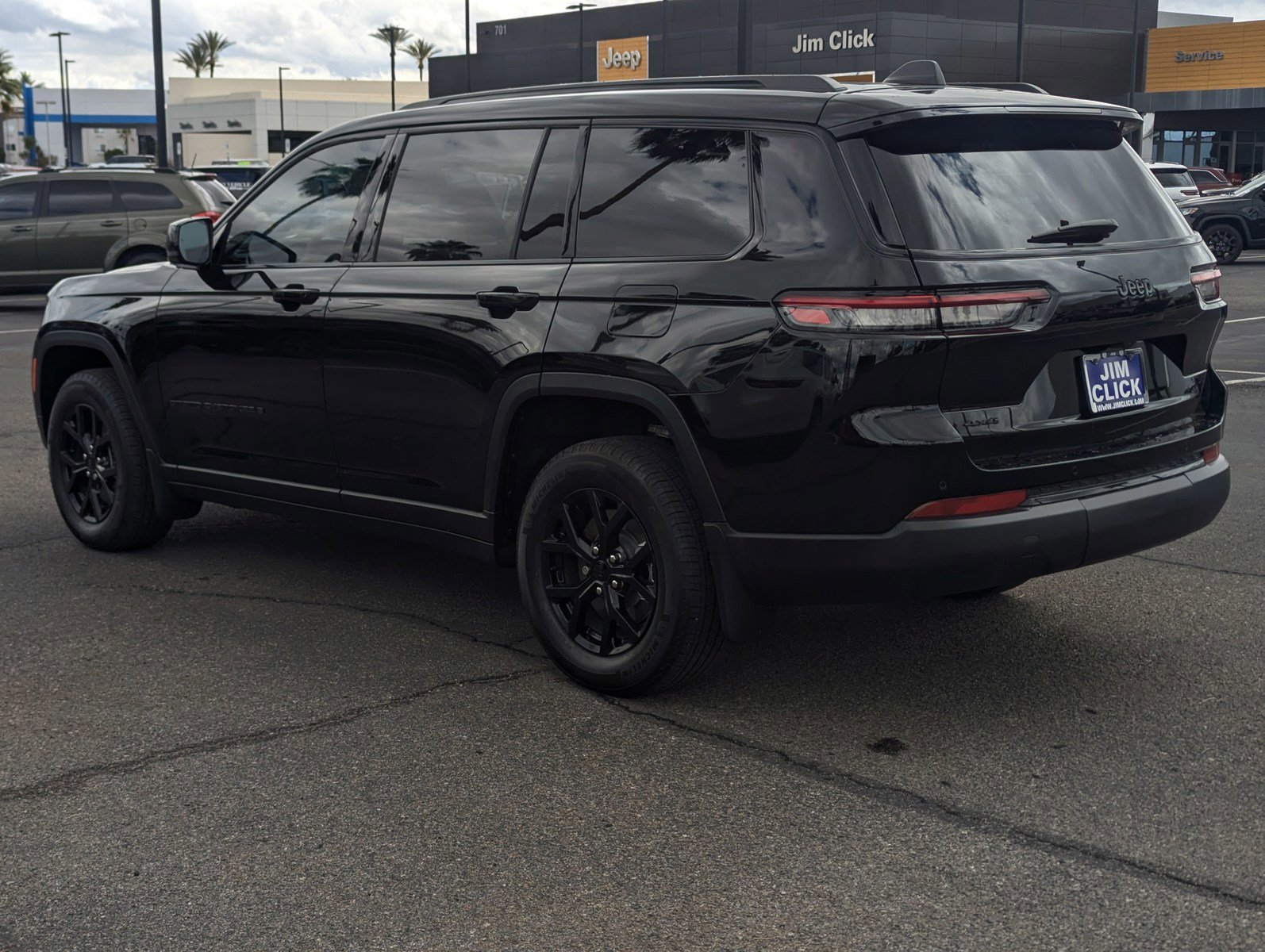Used 2025 Jeep Grand Cherokee L Altitude AWD/4WD image 5