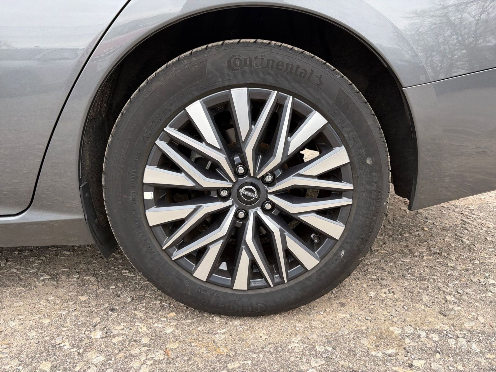 Used 2025 Nissan Altima 2.5 SV image 30