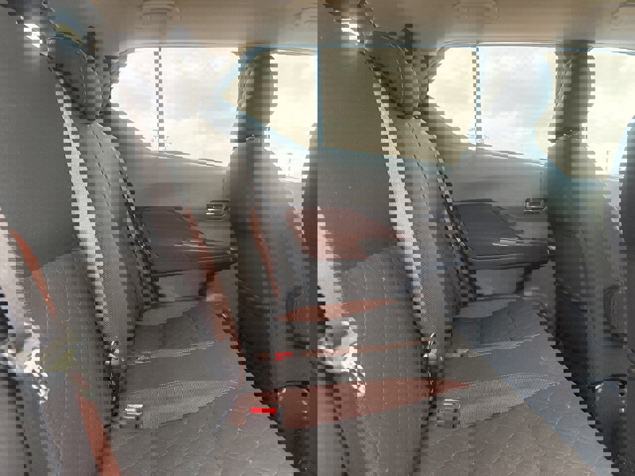 Used 2019 Nissan Kicks SR image 28