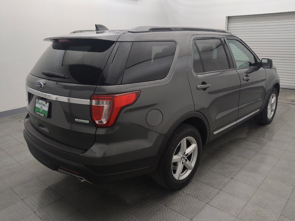 Used 2019 Ford Explorer XLT FWD image 9