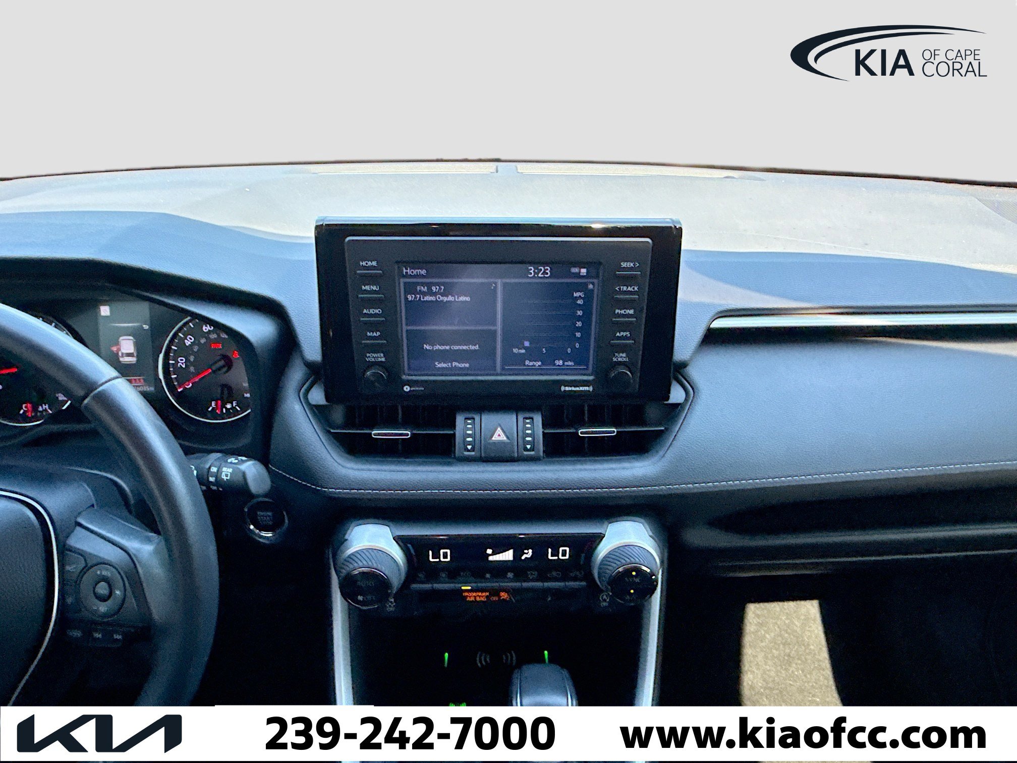 Used 2022 Toyota RAV4 XLE Premium image 19