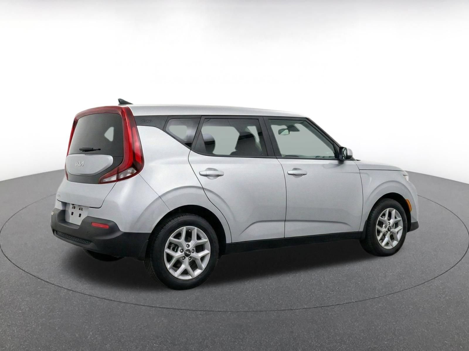 Used 2025 Kia Soul LX w/ LX Technology Package FWD image 8