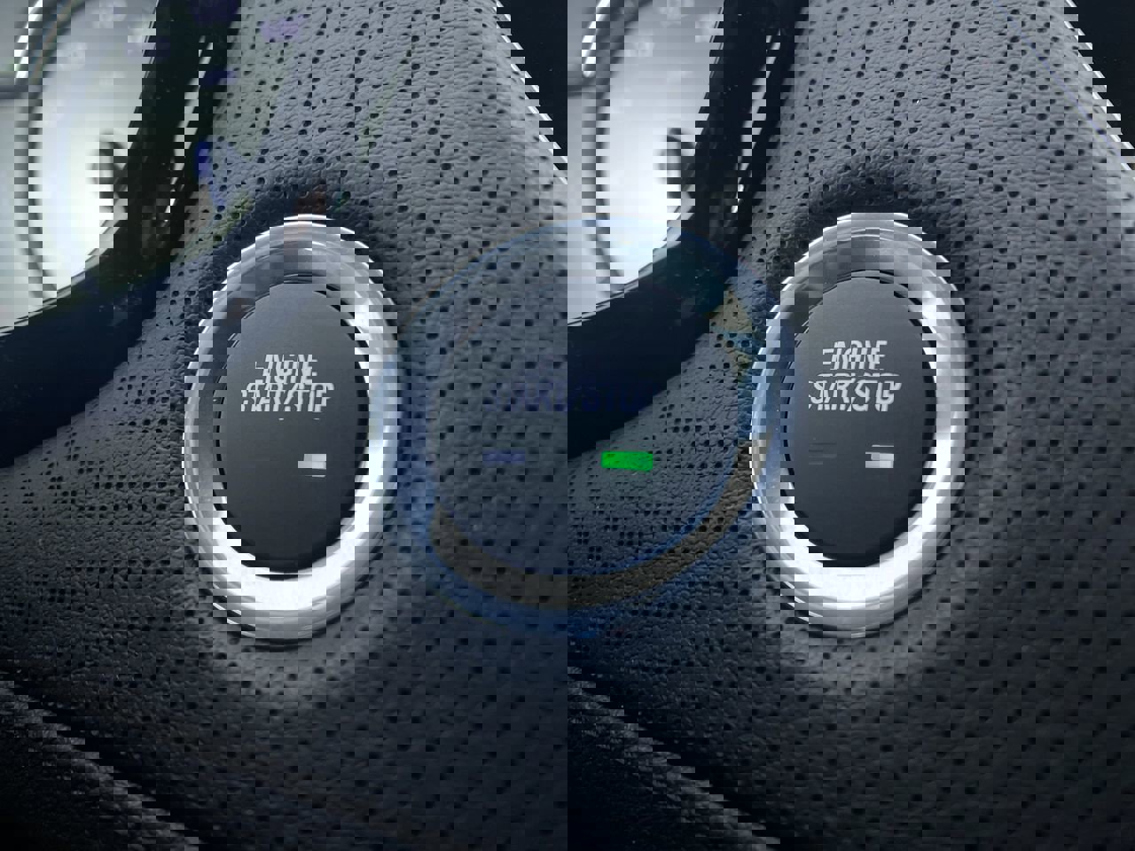 New 2025 Cadillac XT6 Luxury w/ LPO, Red Accent Package image 15