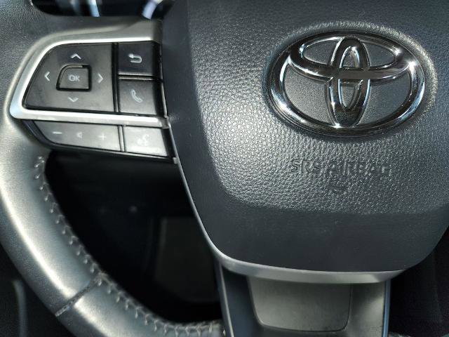Used 2024 Toyota Highlander XLE FWD image 25