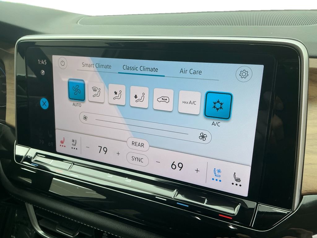 Used 2025 Volkswagen Atlas SE image 18
