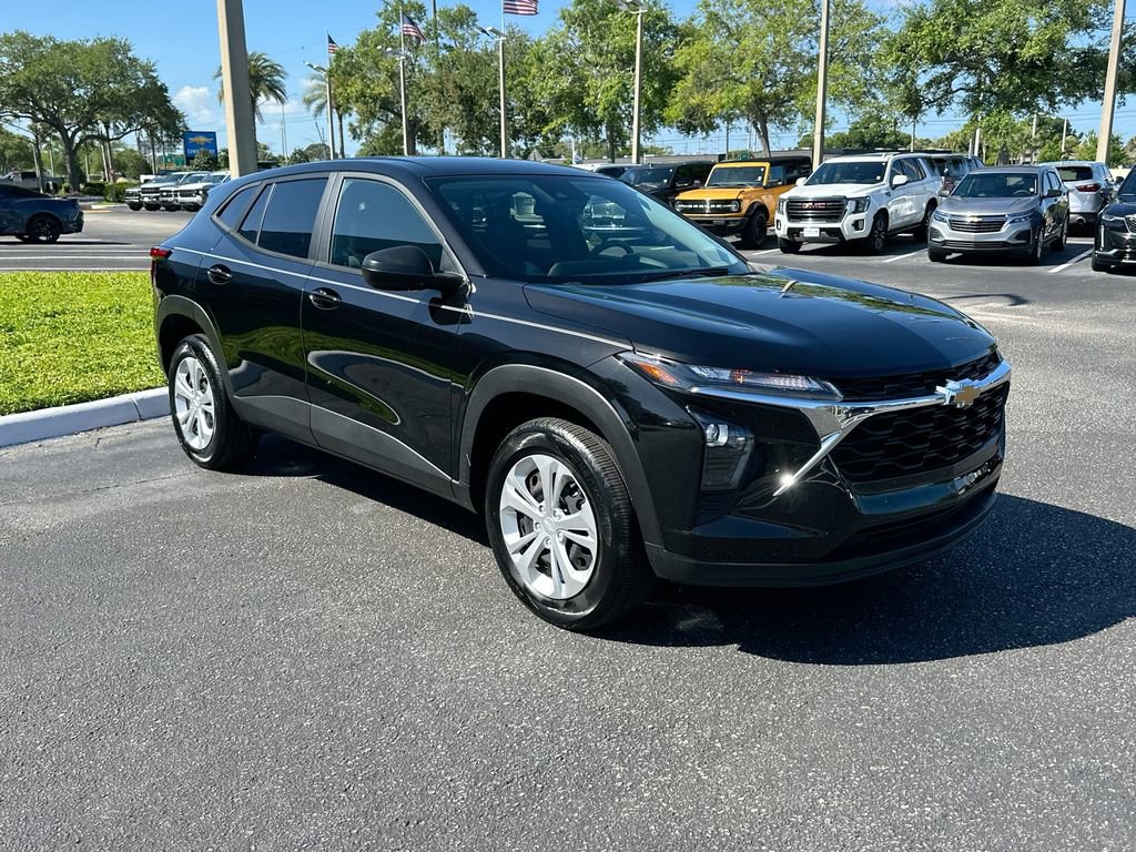 Used 2024 Chevrolet Trax LS image 4