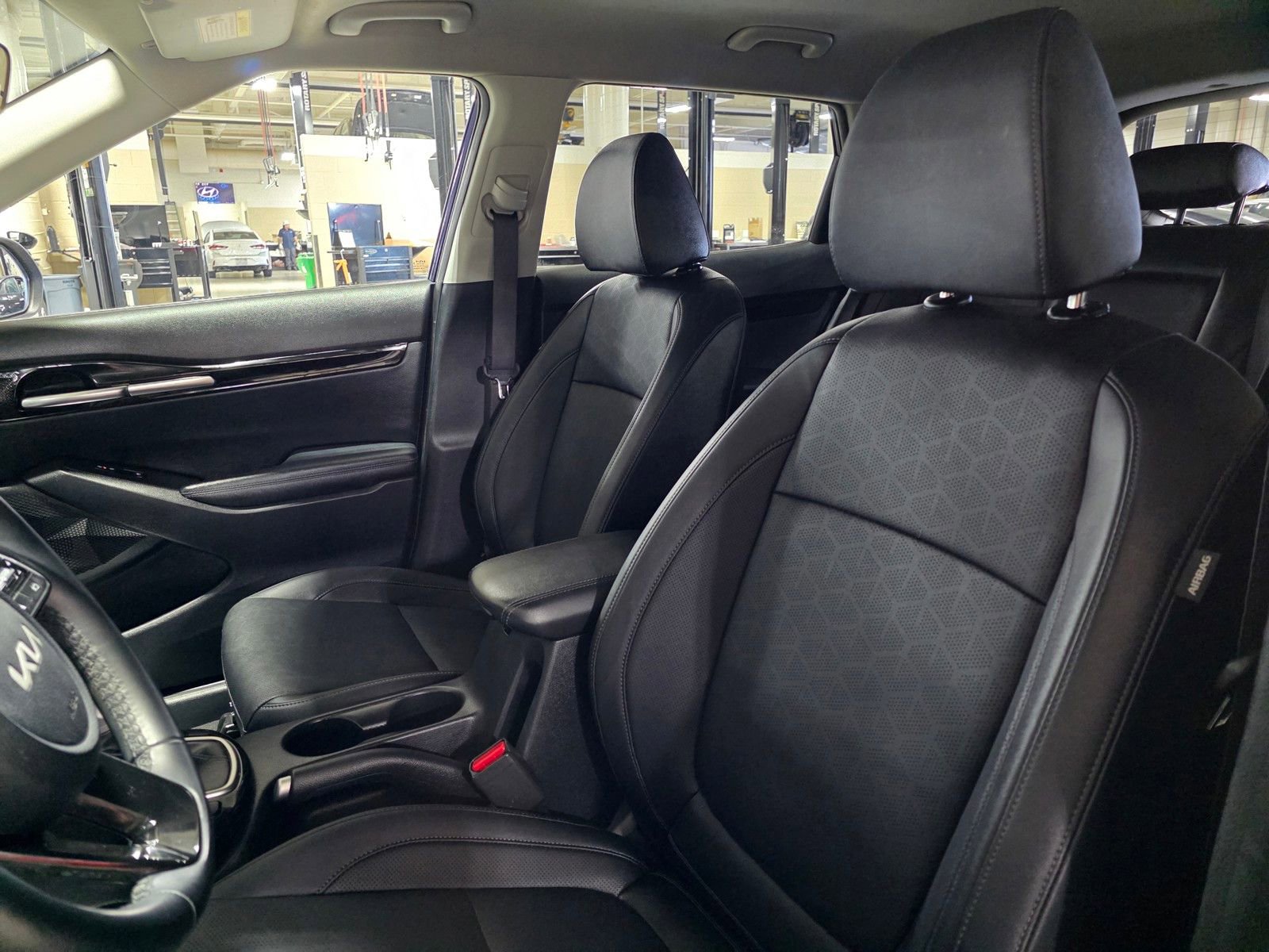 Used 2024 Kia Seltos EX image 22