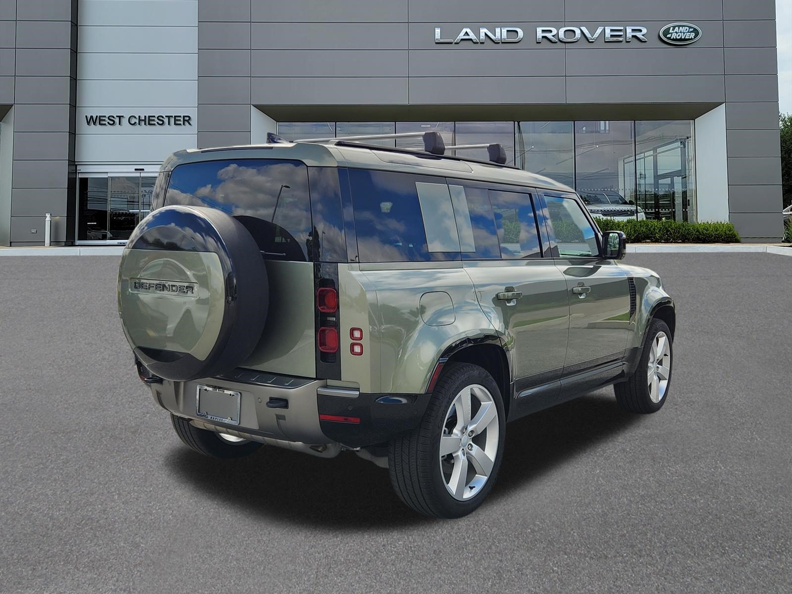 Certified 2025 Land Rover Defender 110 X-Dynamic SE AWD/4WD image 4