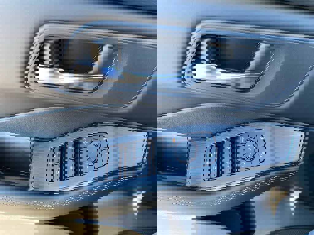 New 2026 Nissan Rogue SV image 10