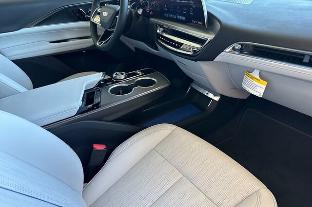 New 2026 Cadillac Lyriq Sport w/ LPO, Floor Liner Package AWD/4WD image 16