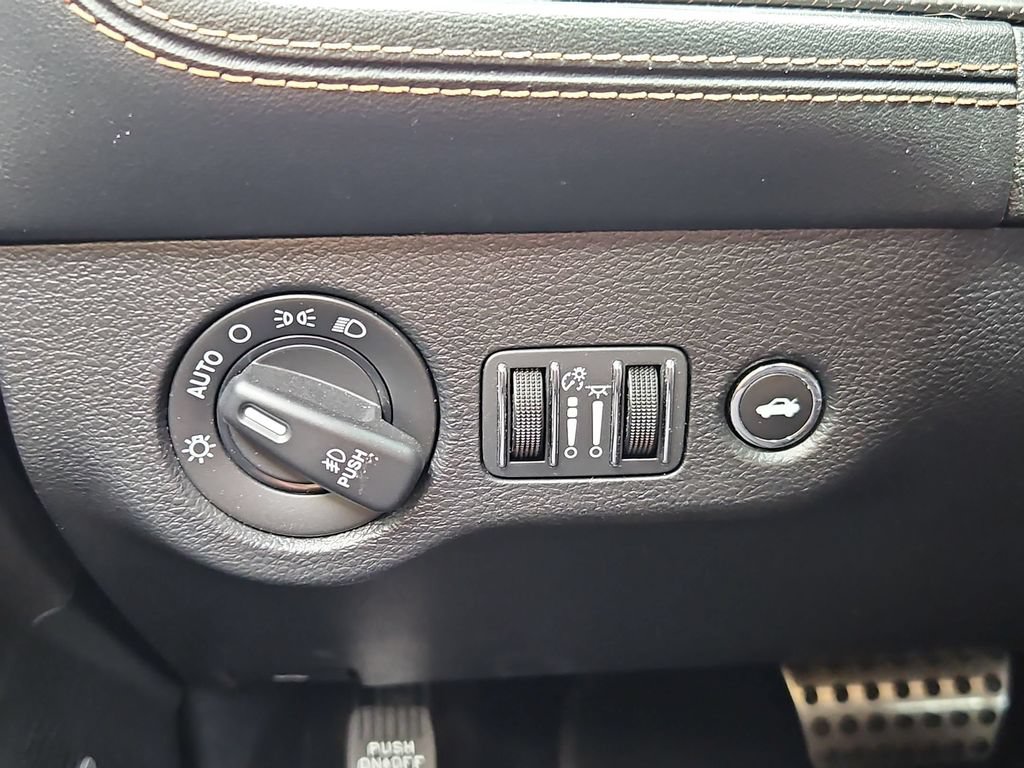 Certified 2020 Dodge Challenger R/T RWD image 18
