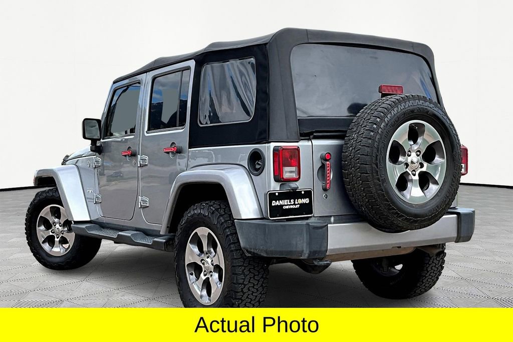 Used 2016 Jeep Wrangler Unlimited Sahara w/ Connectivity Group image 12