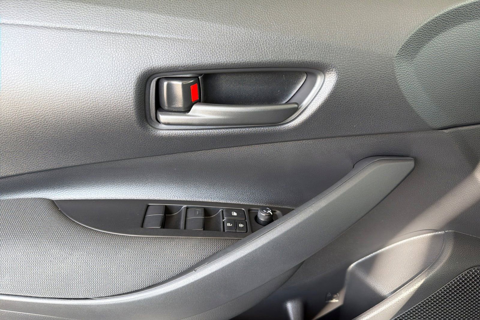 Used 2026 Toyota Corolla LE FWD image 12
