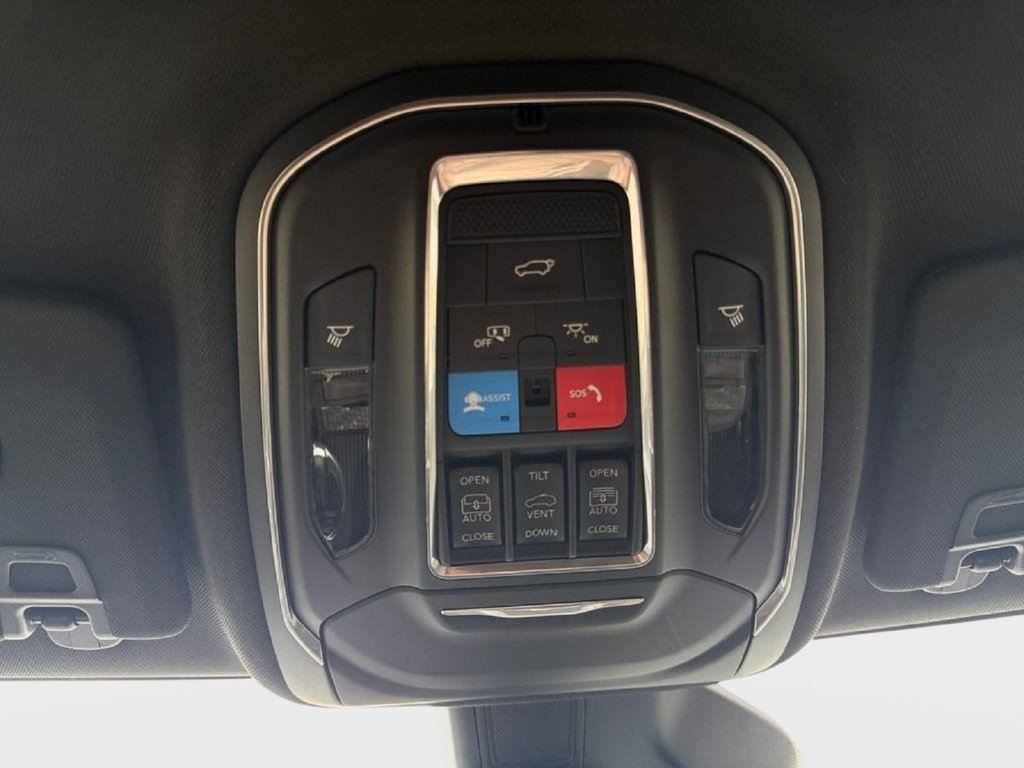 New 2025 Jeep Grand Cherokee Overland w/ MOPAR Finishing Package AWD/4WD image 20