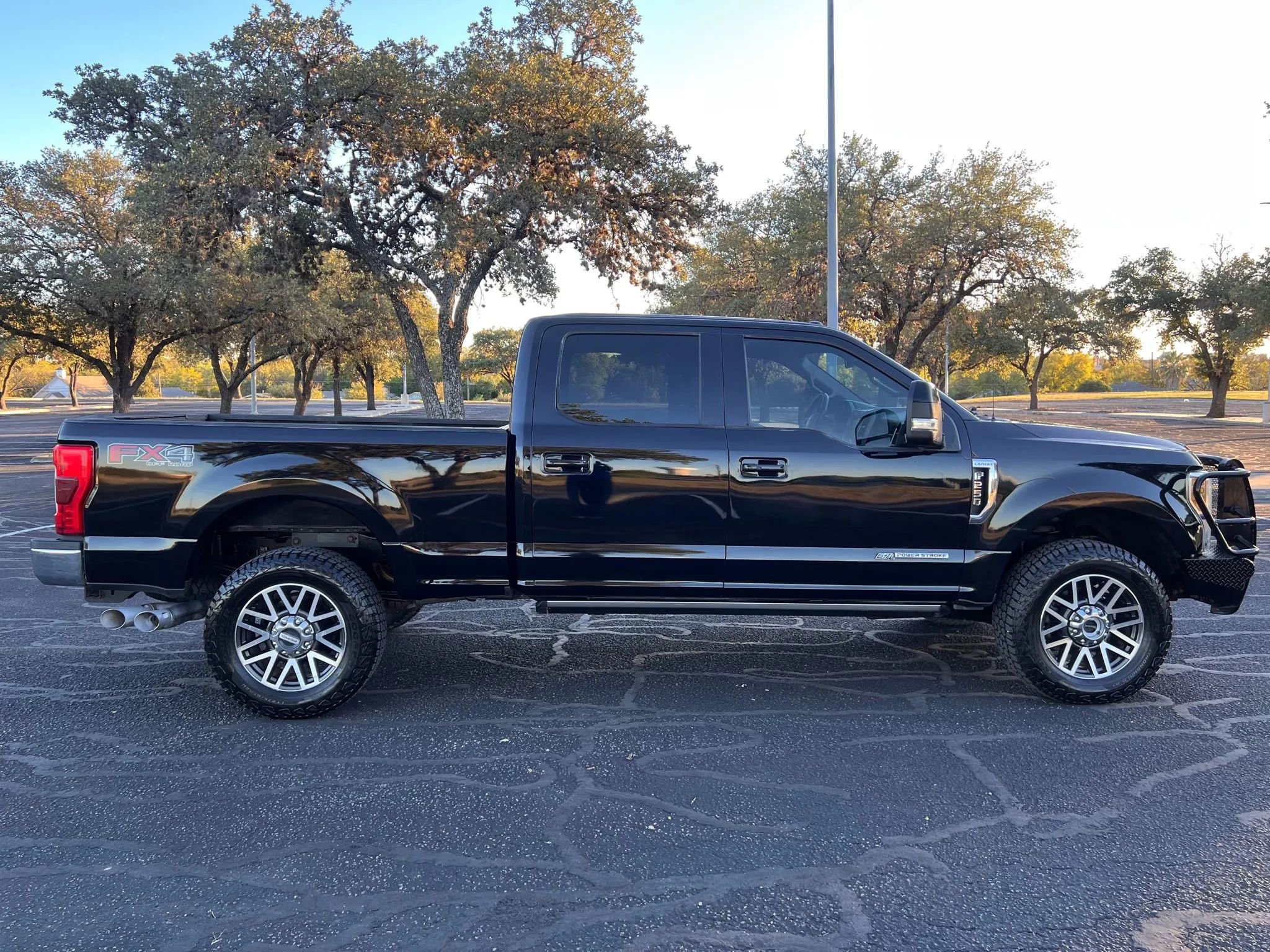 Used 2018 Ford F250 Lariat w/ Lariat Ultimate Package image 39
