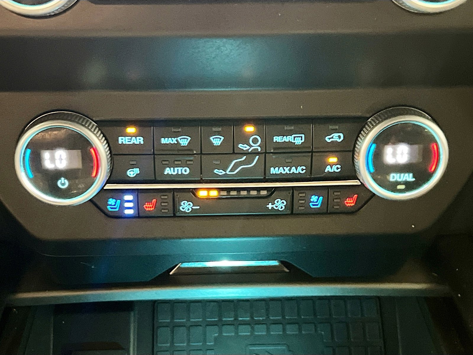 Used 2021 Ford Expedition XLT AWD/4WD image 11