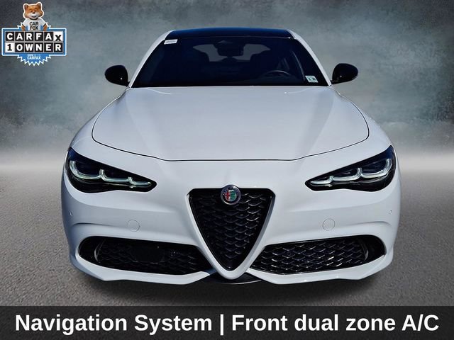 Used 2025 Alfa Romeo Giulia AWD image 2