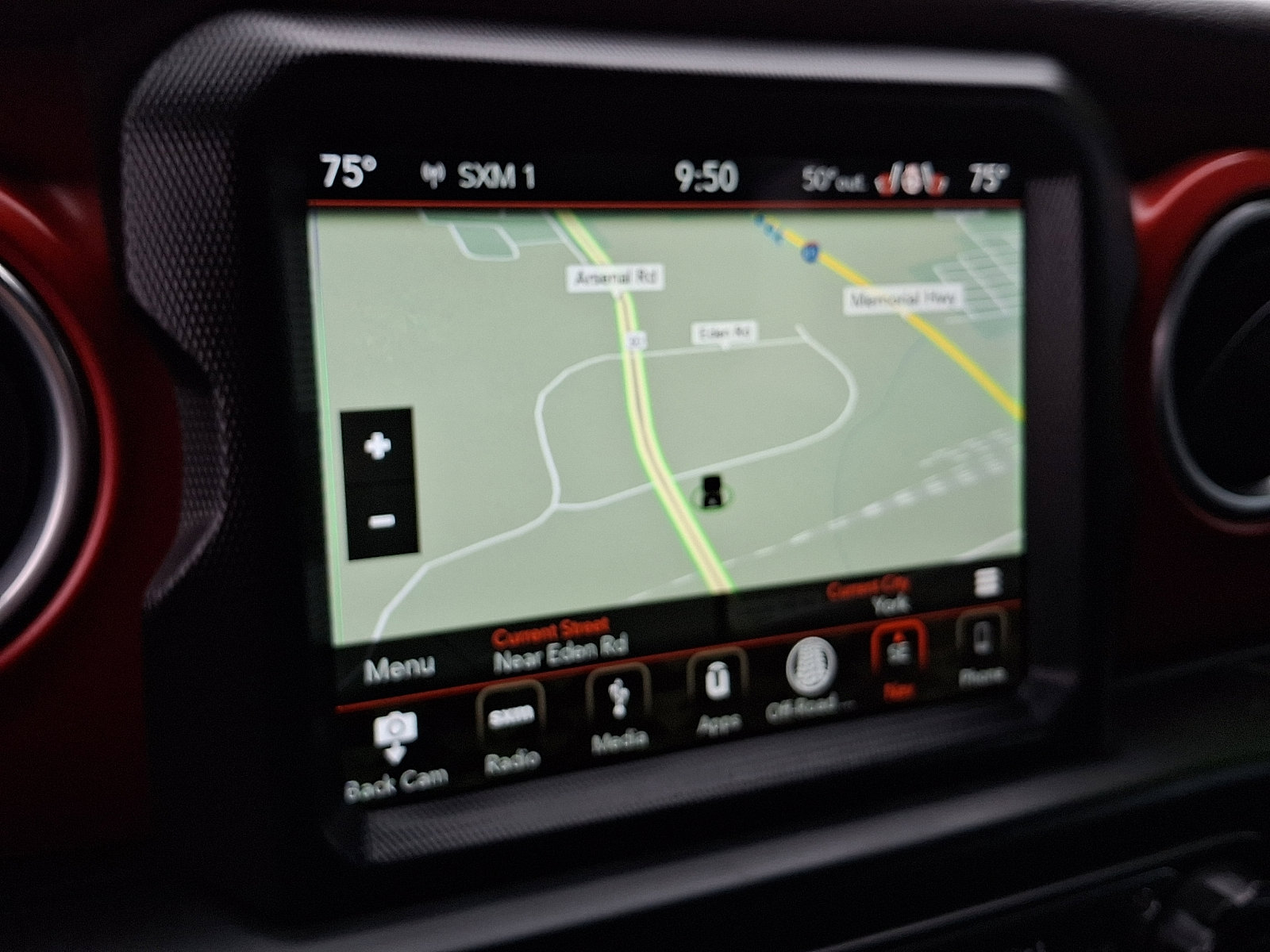 Used 2018 Jeep Wrangler Unlimited Rubicon w/ Uconnect 4C Nav & Sound Group image 17