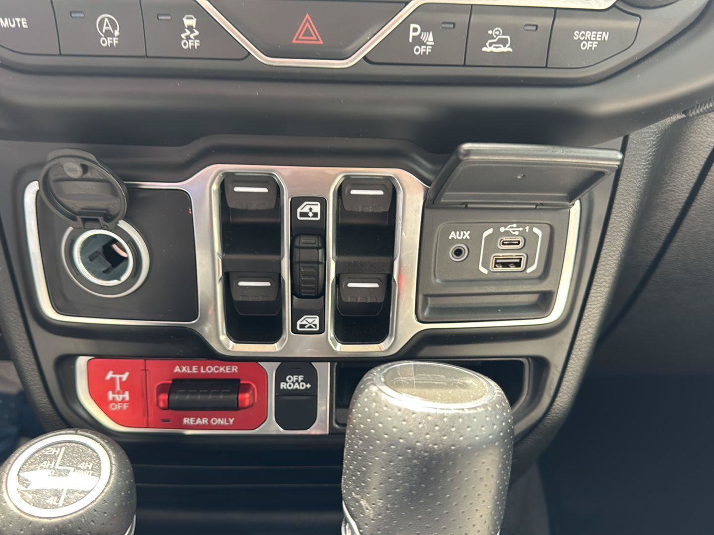 Used 2021 Jeep Gladiator Mojave AWD/4WD image 16