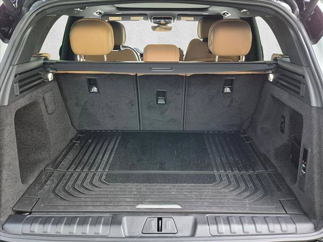 Used 2025 Land Rover Range Rover Sport SE AWD/4WD image 6