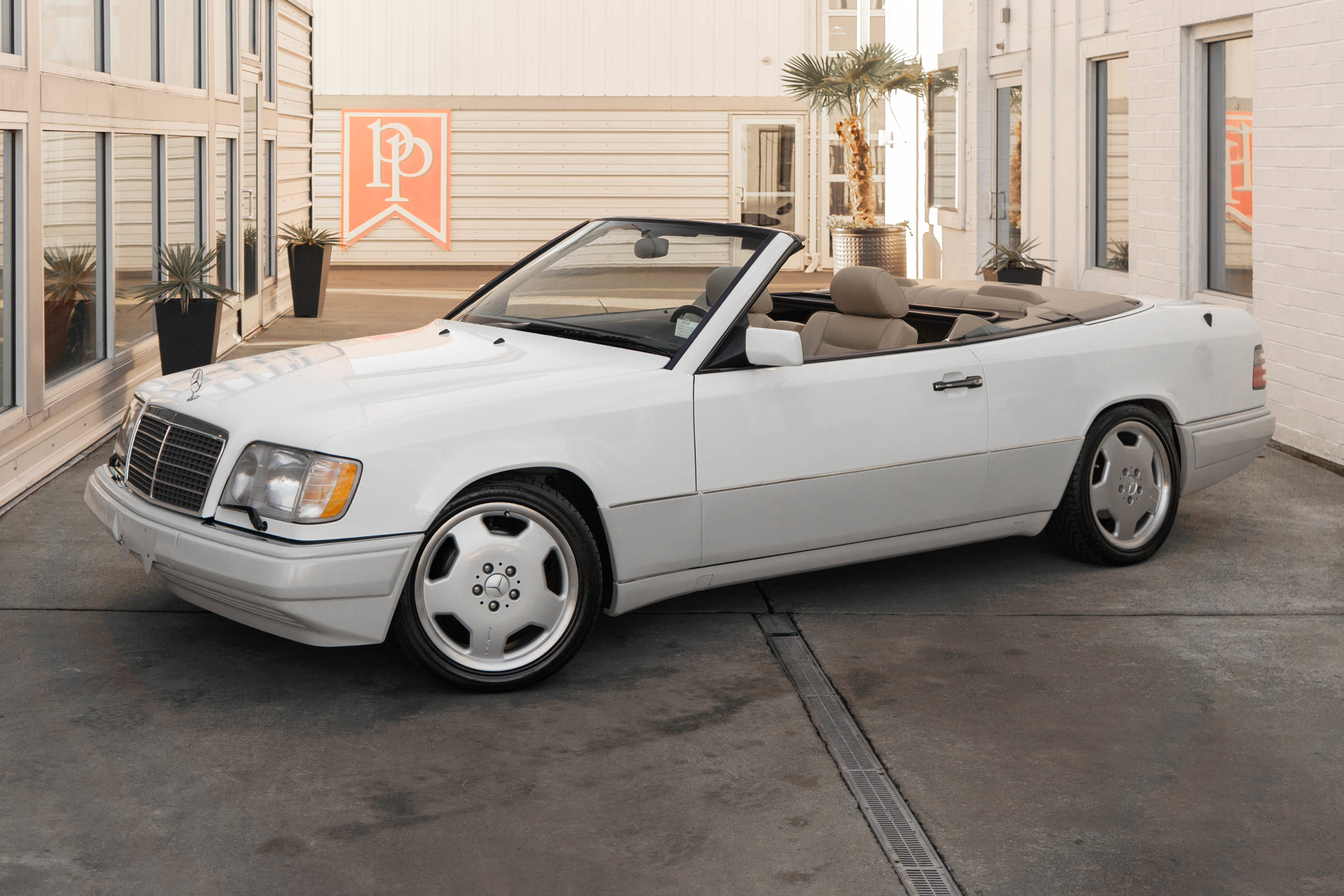 Used 1995 Mercedes-Benz E 320 Convertible image 2