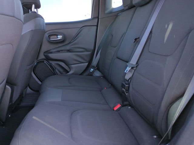 Used 2017 Jeep Renegade Altitude FWD image 14