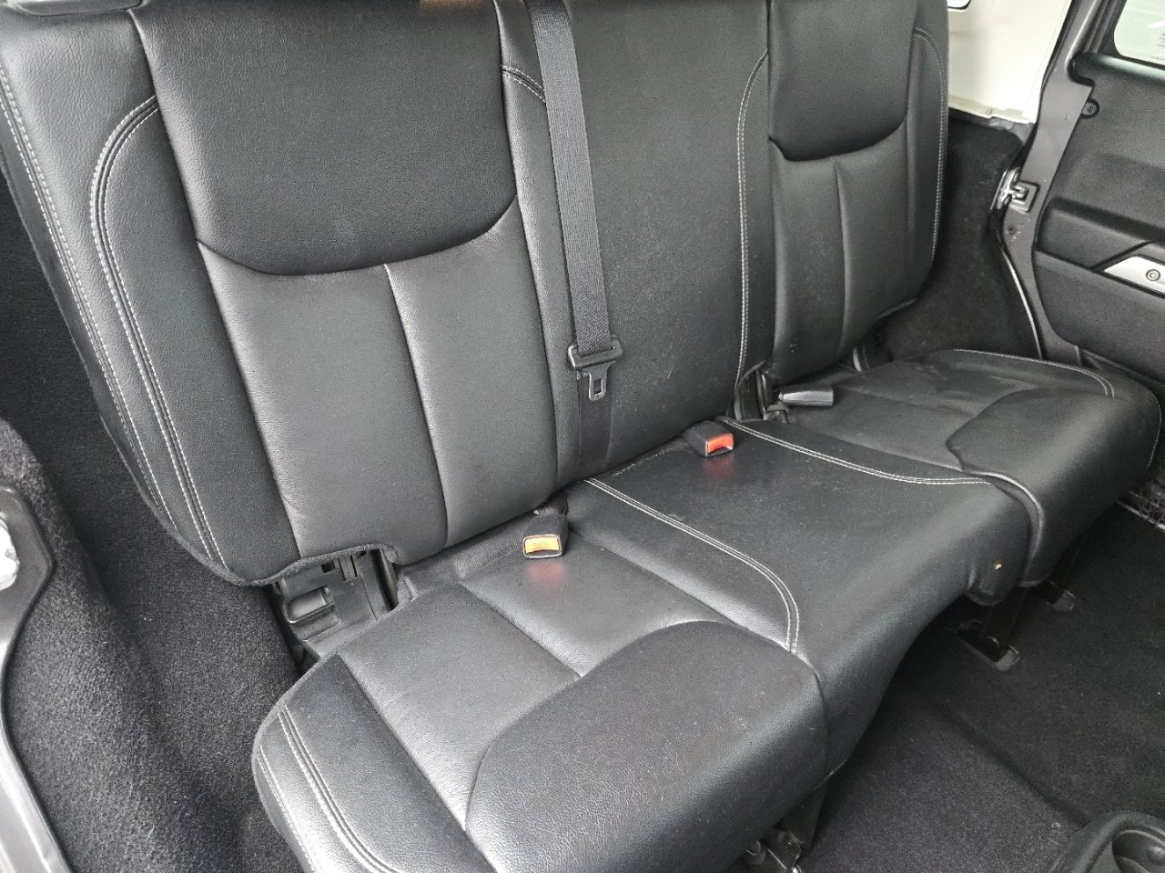 Used 2016 Jeep Wrangler Unlimited Sahara w/ Dual Top Group image 19