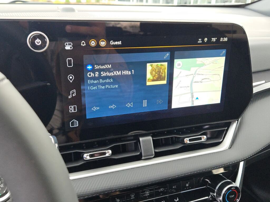 New 2026 Chevrolet Equinox LT w/ Safety and Technology Package AWD/4WD image 24