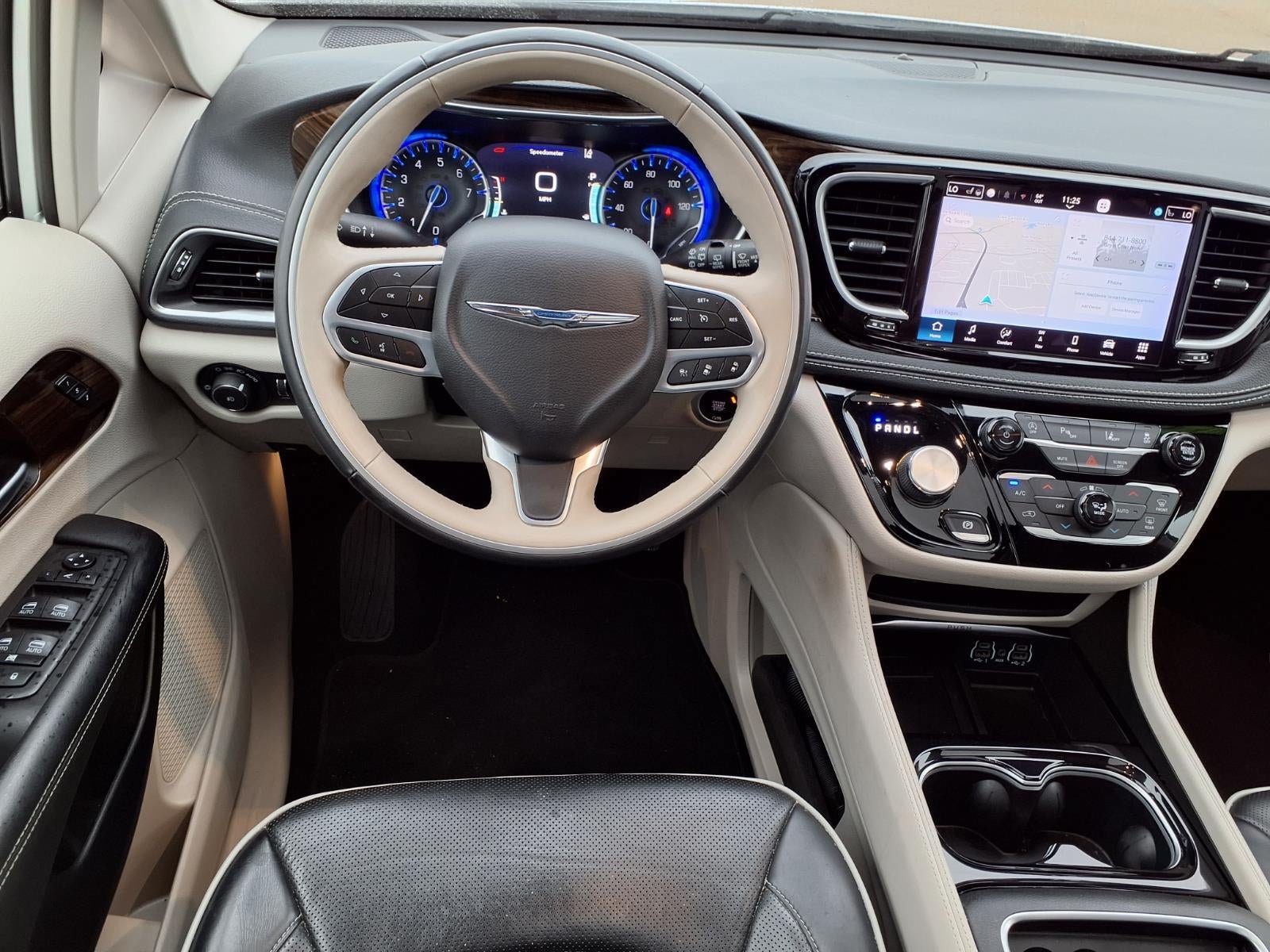 Certified 2021 Chrysler Pacifica Limited AWD/4WD image 36