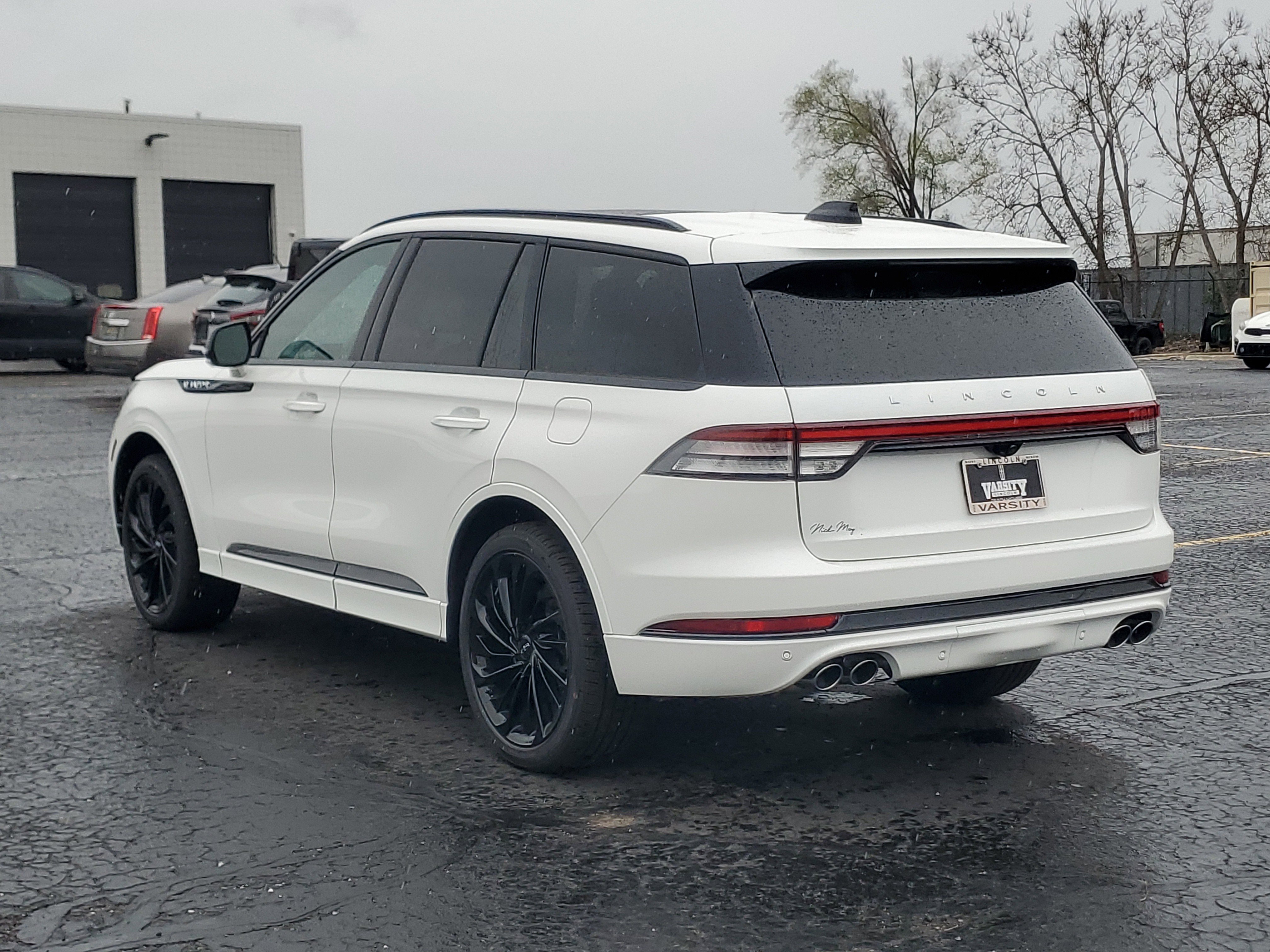 New 2026 Lincoln Aviator Reserve w/ Jet Appearance Package AWD/4WD image 3