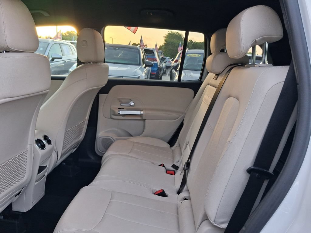 Used 2025 Mercedes-Benz GLB 250 image 9