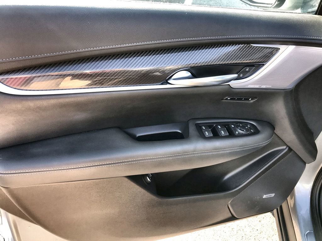 Used 2024 Cadillac XT6 Sport image 13