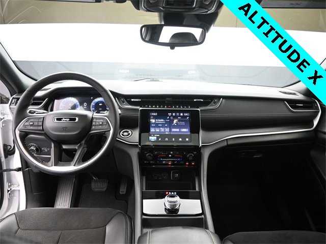 Used 2023 Jeep Grand Cherokee Altitude image 12
