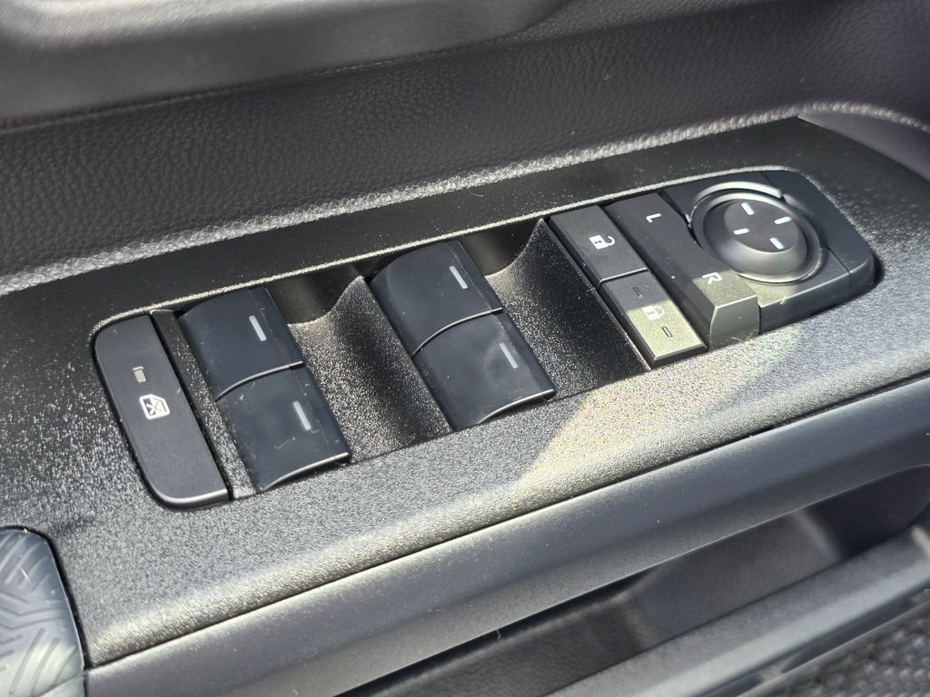 Used 2025 Toyota 4Runner SR5 AWD/4WD image 18