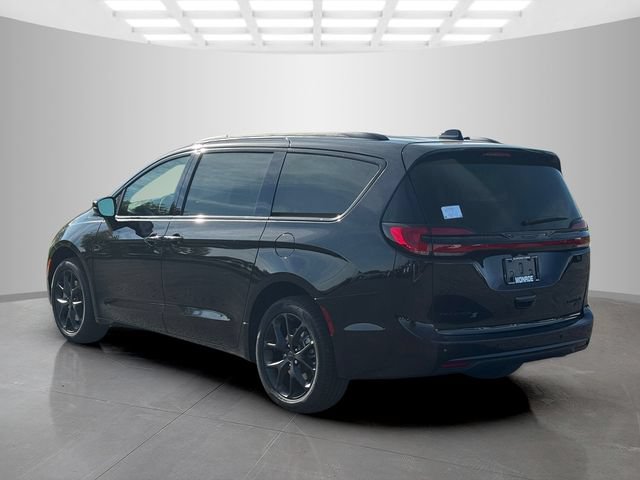New 2027 Chrysler Pacifica Limited AWD/4WD image 5