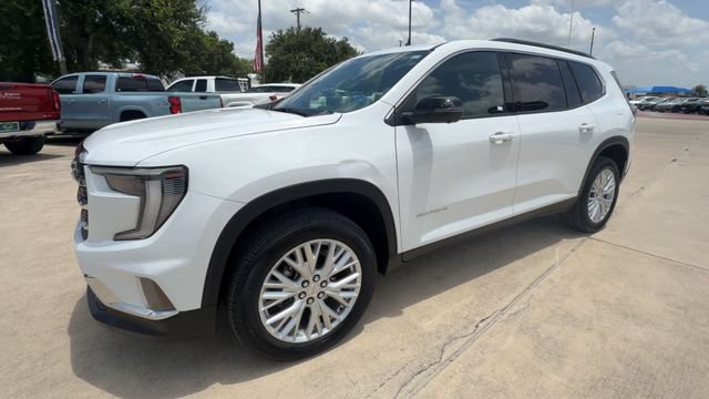 Certified 2026 GMC Acadia Elevation w/ Elevation Premium Package FWD image 4