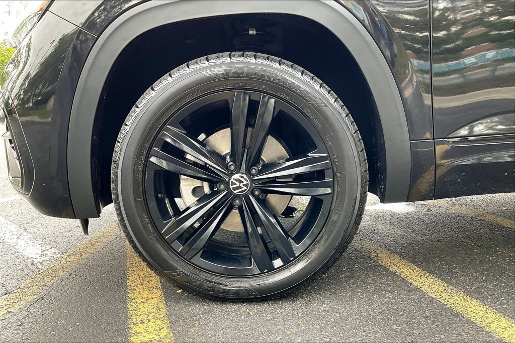 Used 2023 Volkswagen Atlas SEL R-Line AWD/4WD image 9