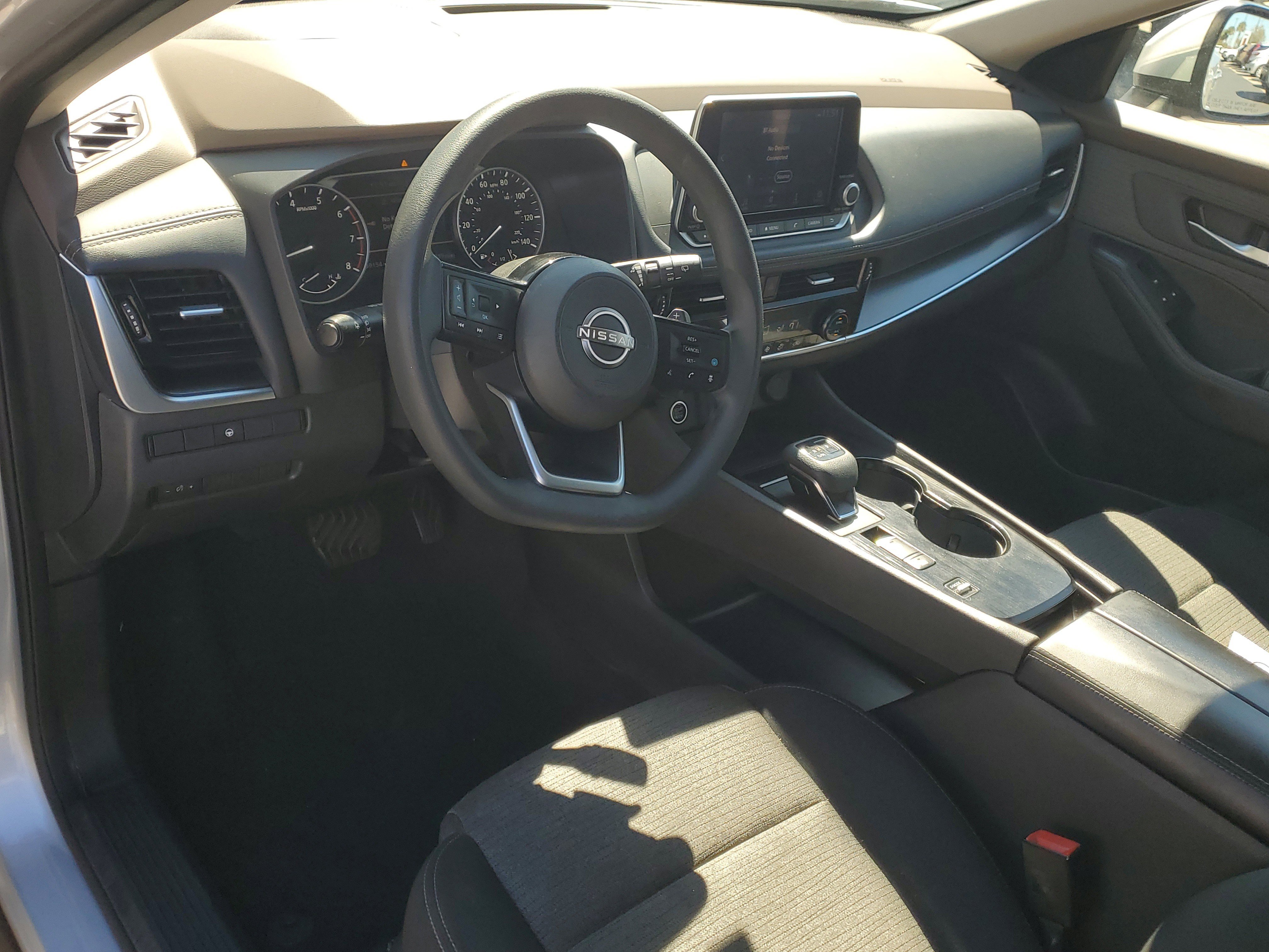 Used 2023 Nissan Rogue SV image 20