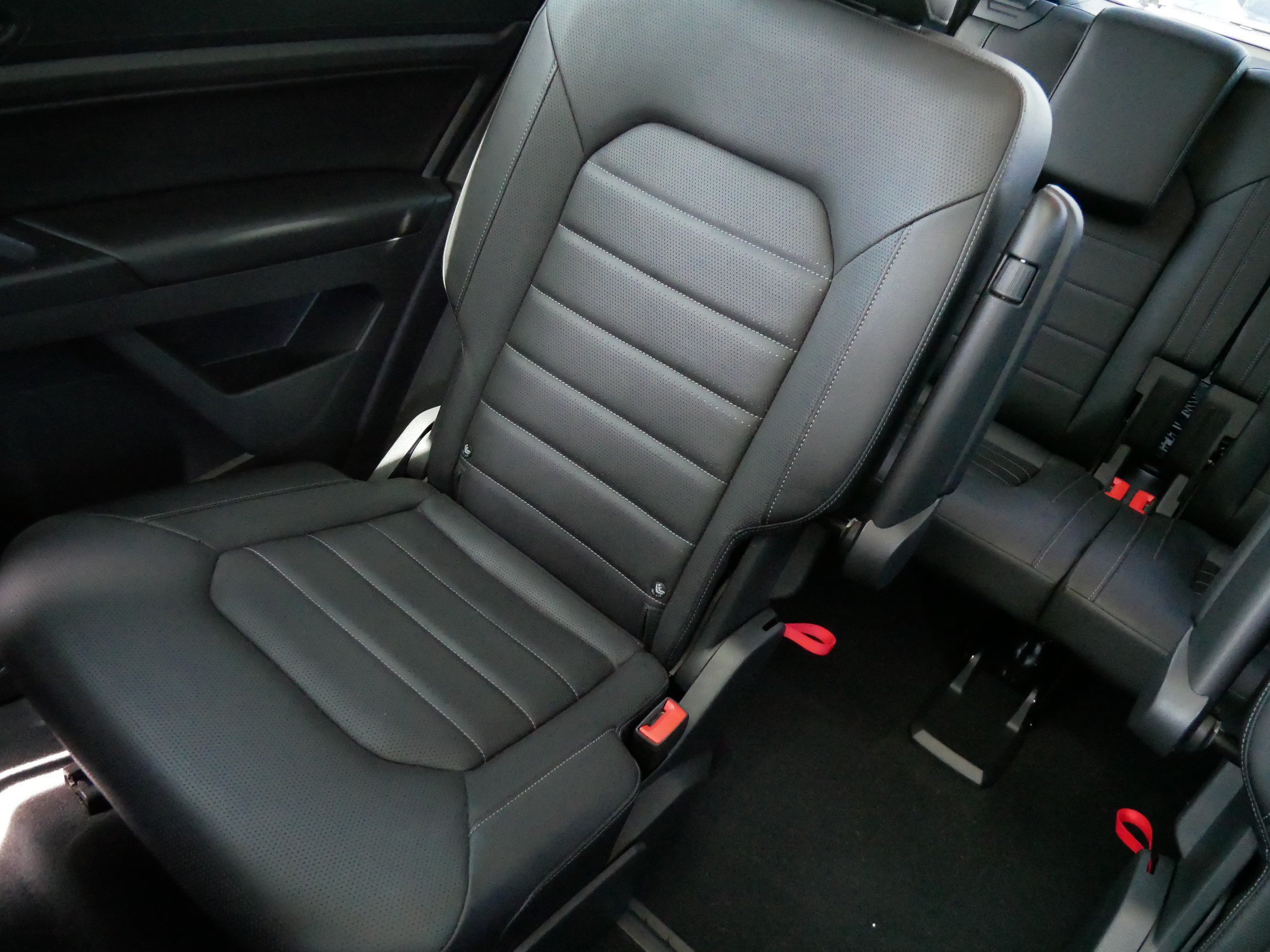 Used 2020 Volkswagen Atlas SEL R-Line AWD/4WD image 12
