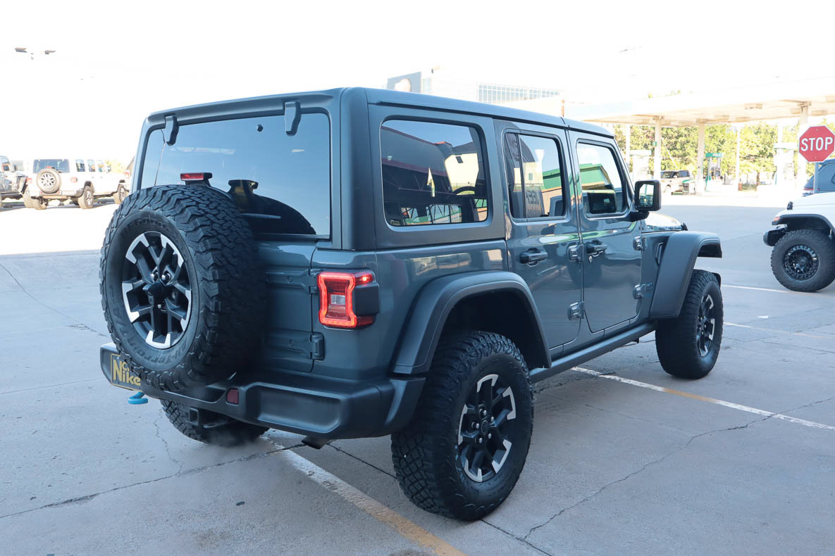 Used 2024 Jeep Wrangler Unlimited Rubicon 4xe AWD/4WD image 5