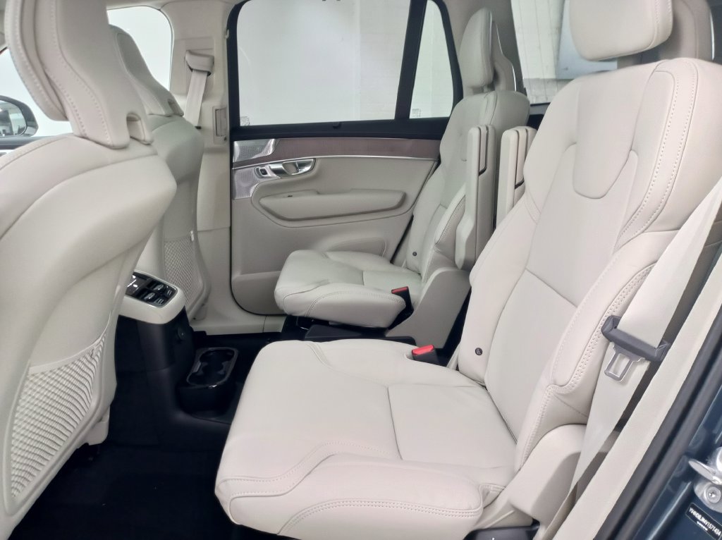 New 2027 Volvo XC90 T8 Ultra AWD/4WD image 23