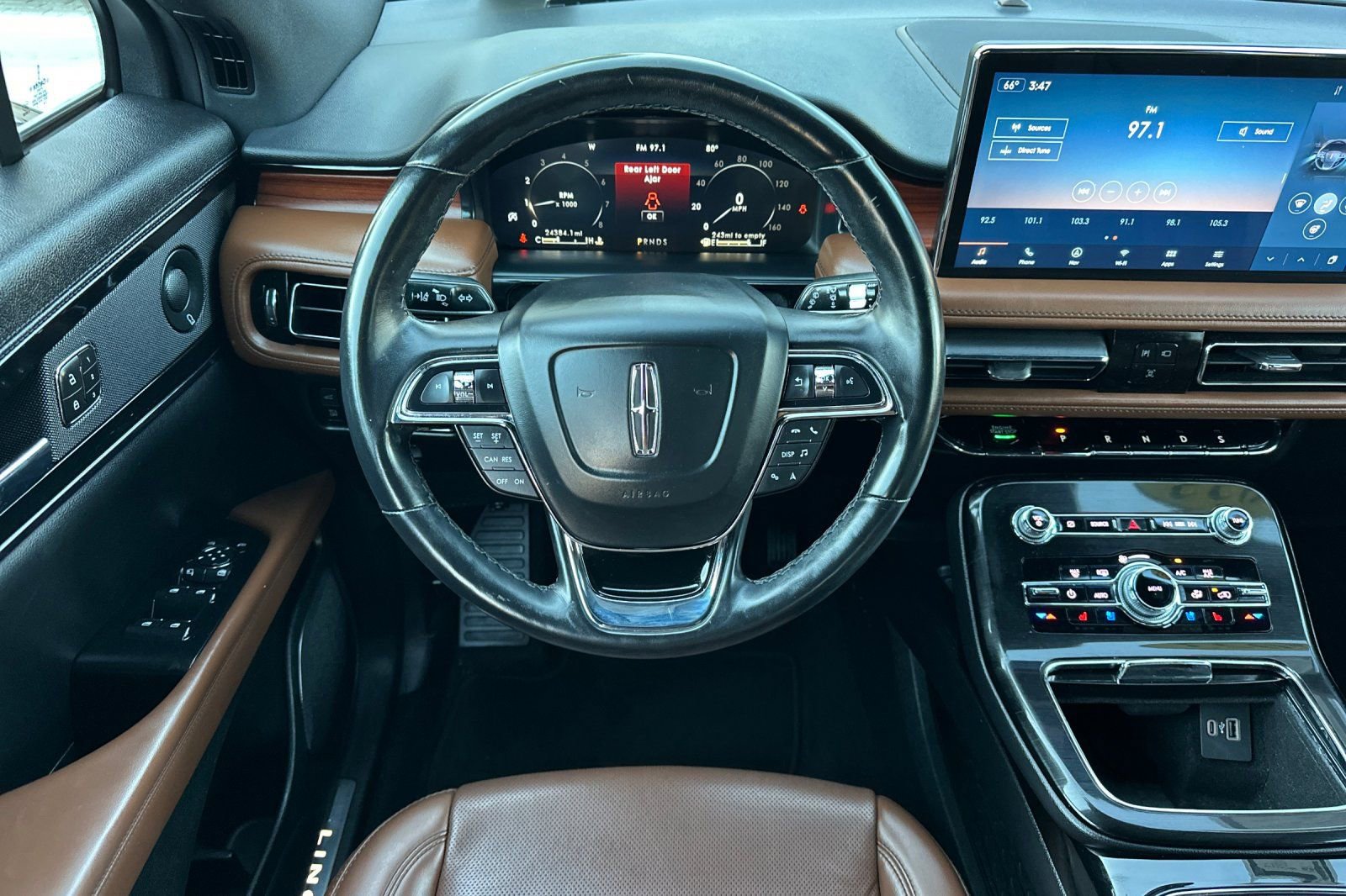 Used 2023 Lincoln Nautilus Reserve w/ Luxury Package image 13