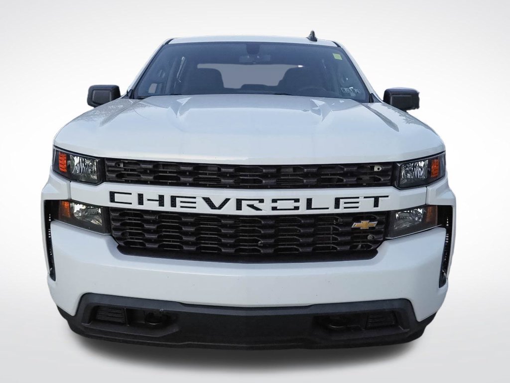 Used 2020 Chevrolet Silverado 1500 Custom w/ Custom Value Package AWD/4WD image 3