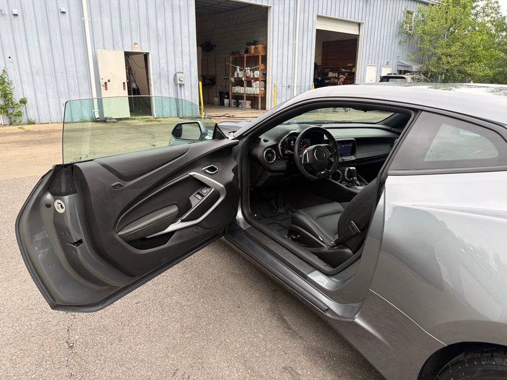 Used 2020 Chevrolet Camaro SS RWD image 15