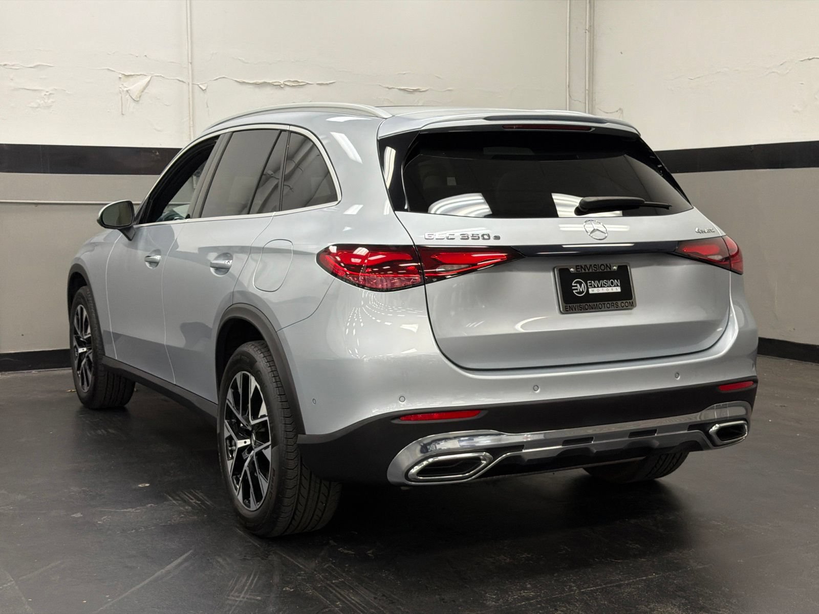 Used 2025 Mercedes-Benz GLC 350e 4MATIC image 9