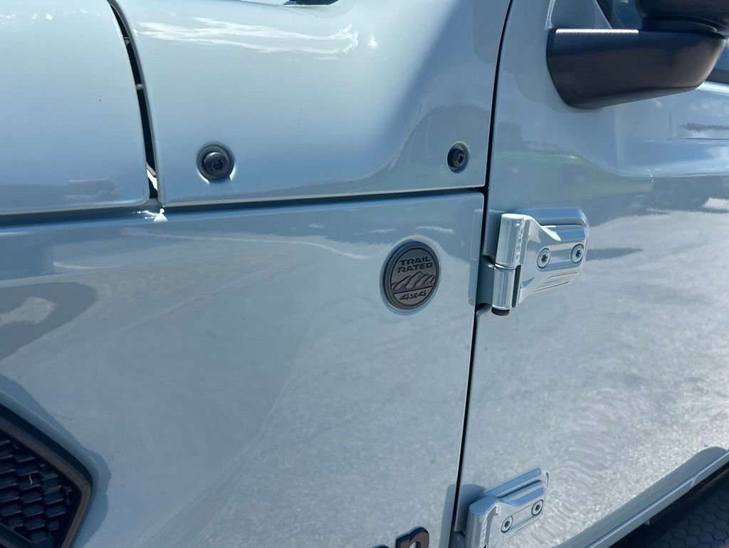 Used 2024 Jeep Wrangler Sport AWD/4WD image 19