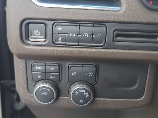 Used 2022 Chevrolet Suburban LT AWD/4WD image 21