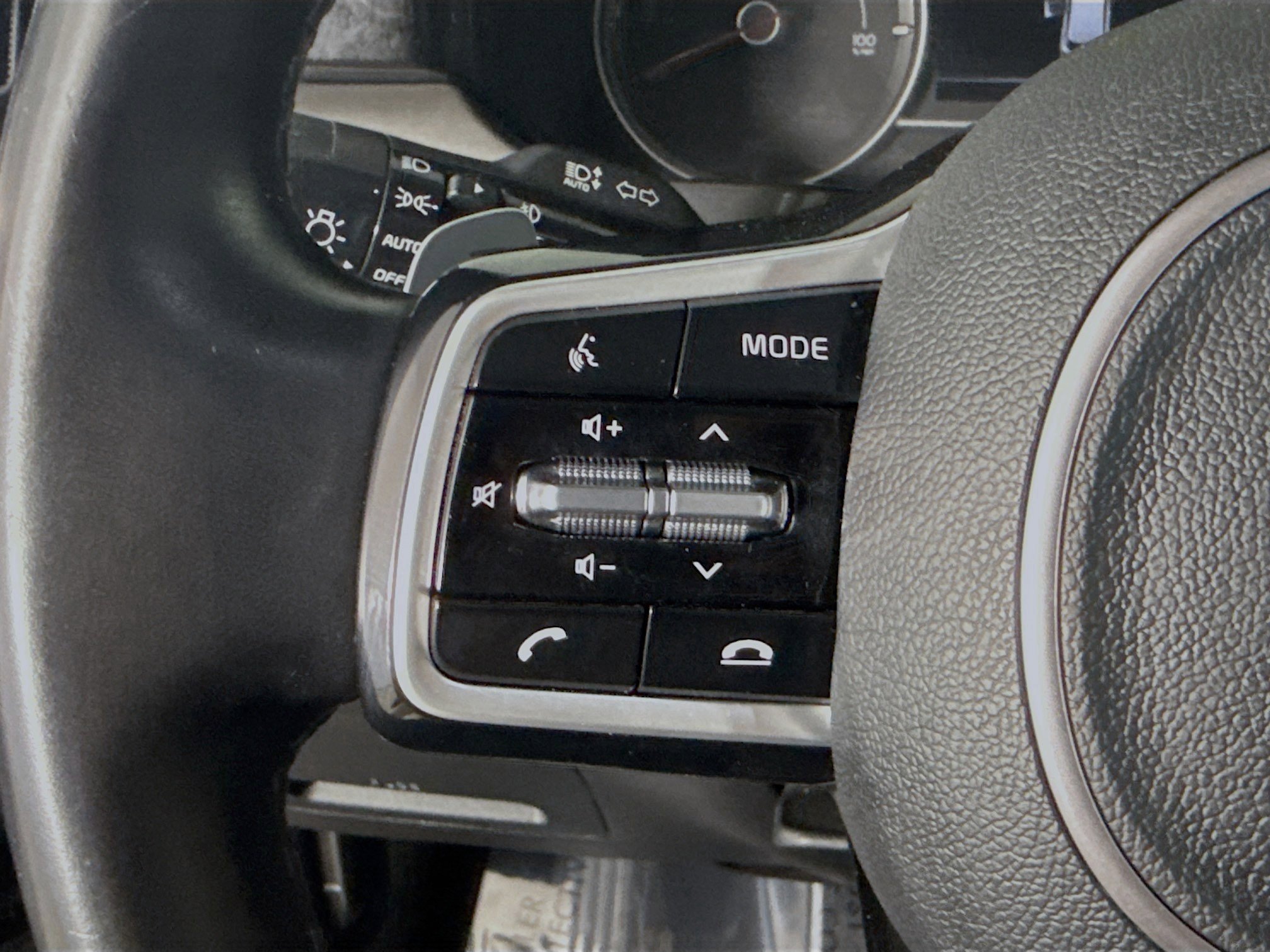 Used 2022 Kia Sorento SX w/ Panoramic Sunroof Package image 14